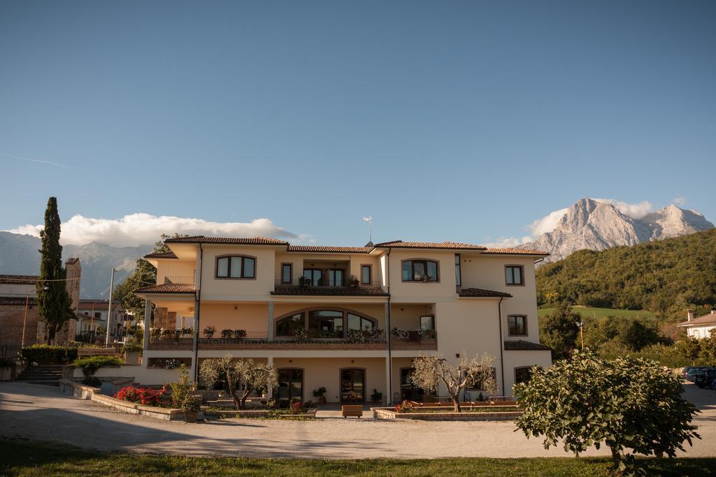 Locanda Del Parco Hotel Colledara Exterior photo