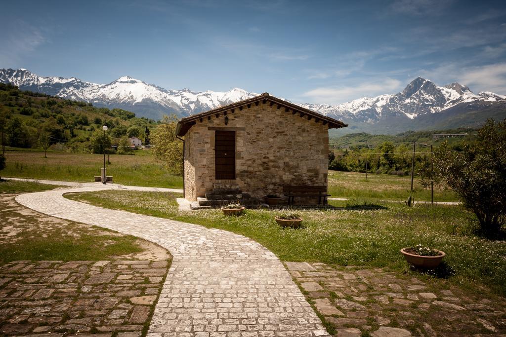 Locanda Del Parco Hotel Colledara Exterior photo